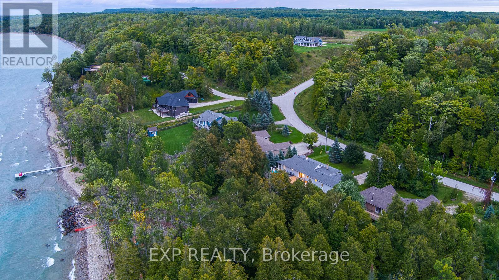168 QUEEN'S BUSH DR