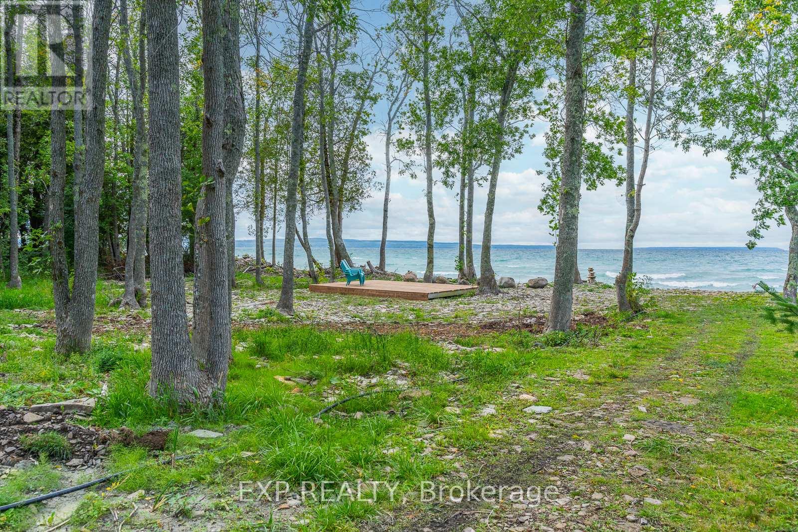 168 QUEEN'S BUSH DR