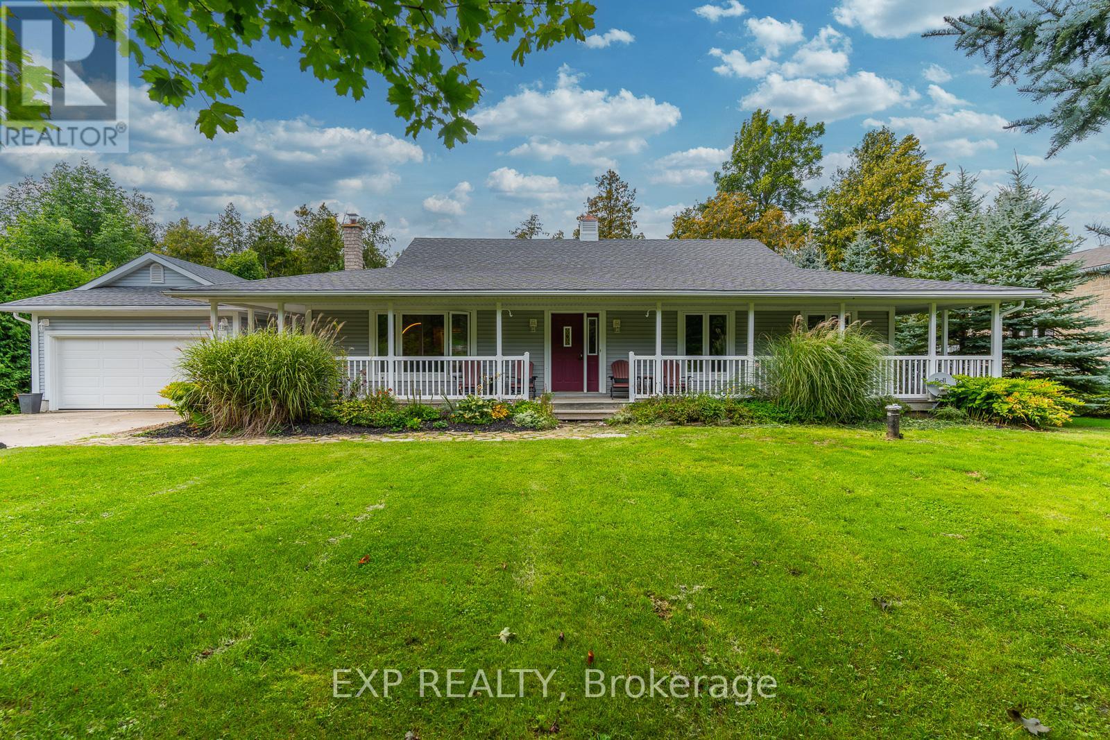 168 QUEEN'S BUSH DR