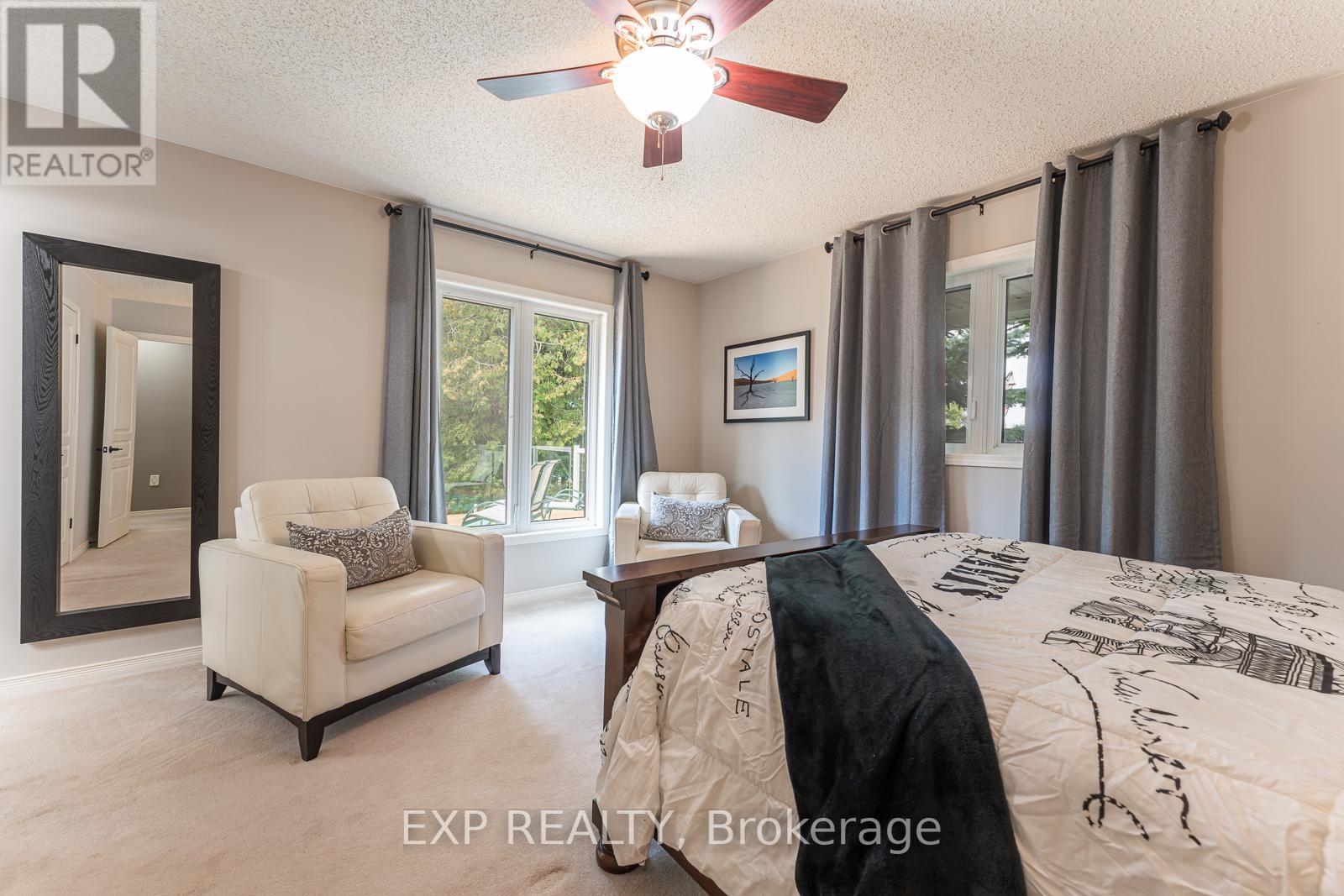 168 QUEEN'S BUSH DR