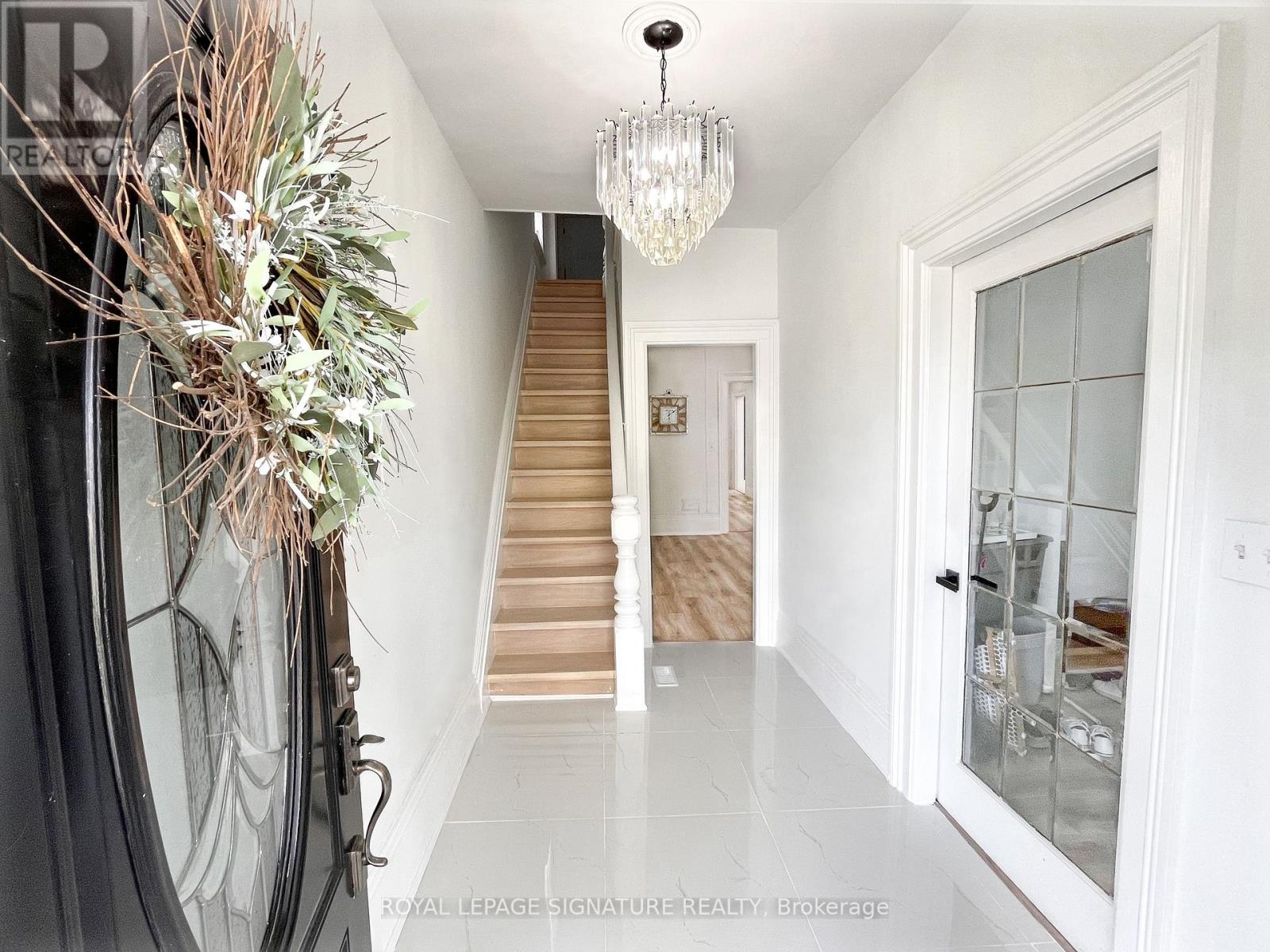 1 SARAH ST