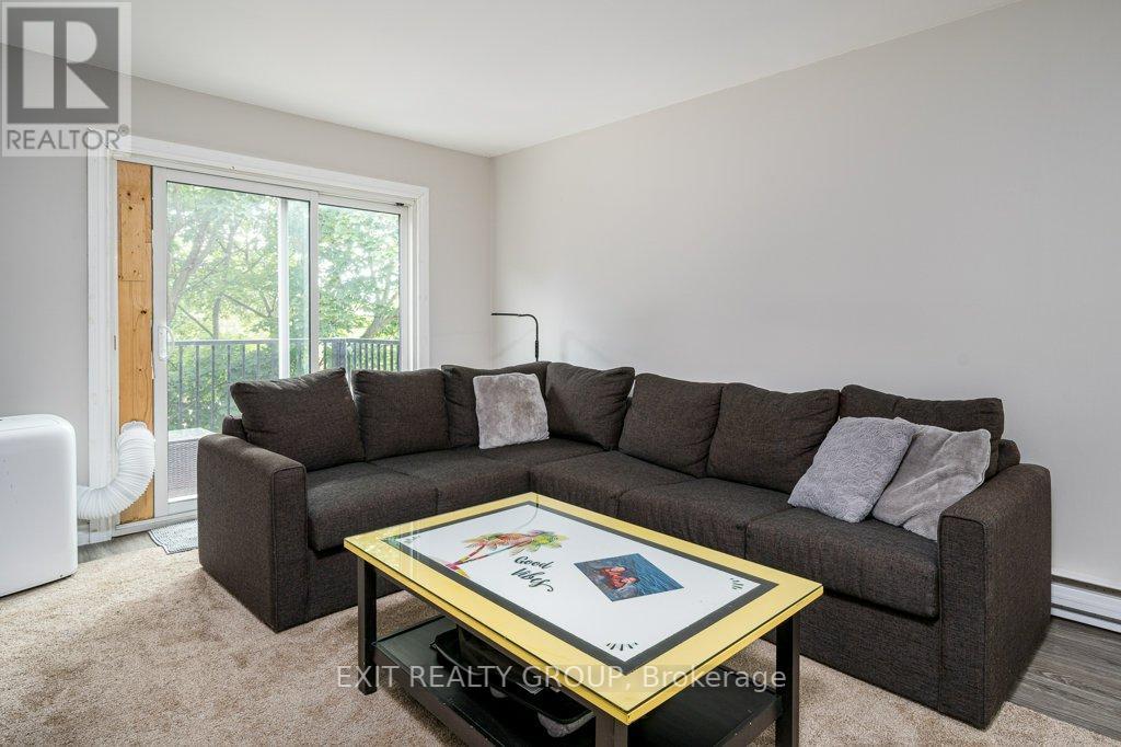 #407 -25 COLLEGE ST E, #407