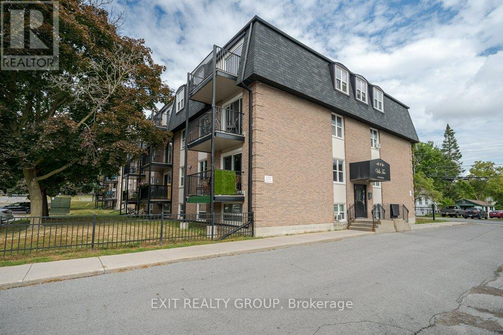 #407 -25 COLLEGE ST E, #407