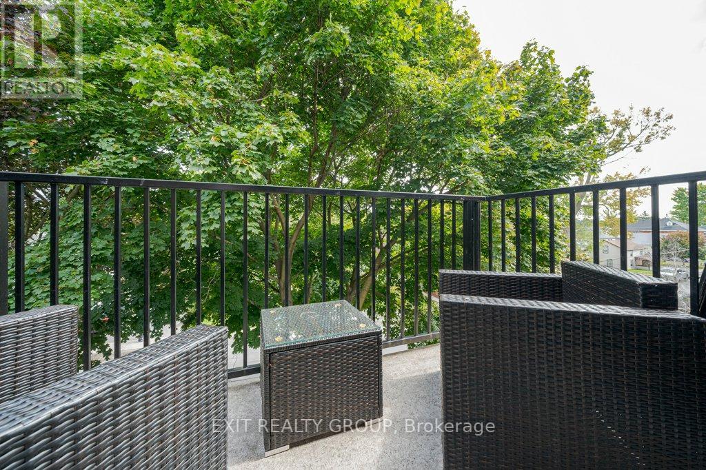 #407 -25 COLLEGE ST E, #407