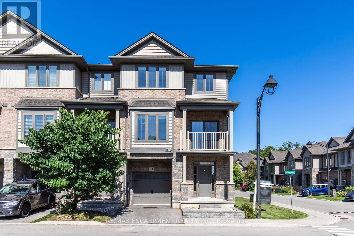 13 LAKEWALK DR