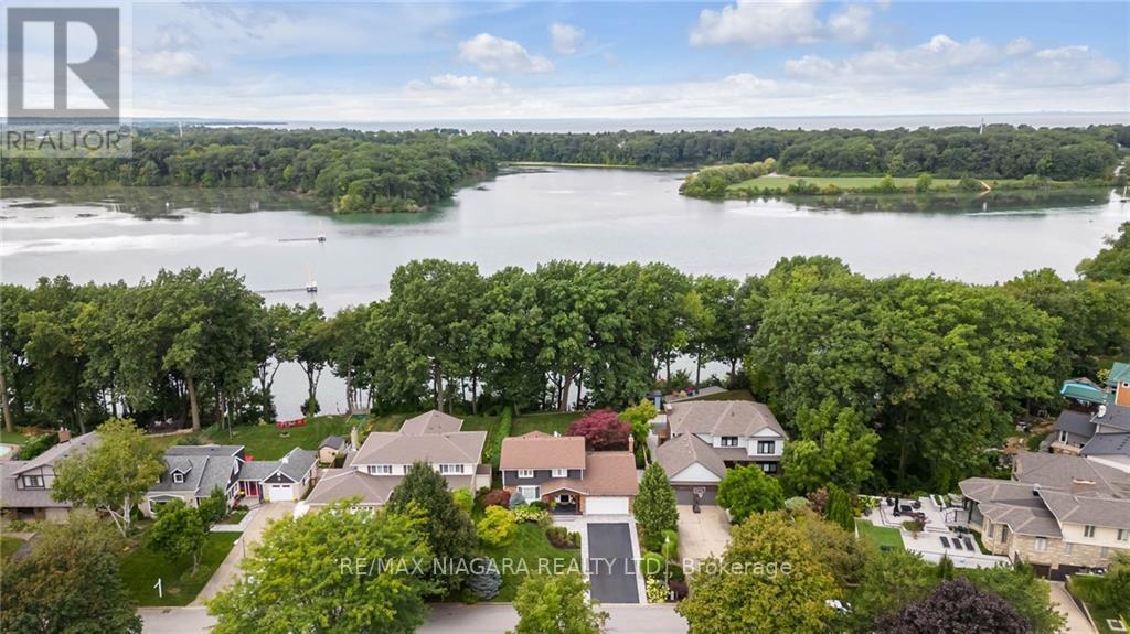5 VILLAGE GREEN DR