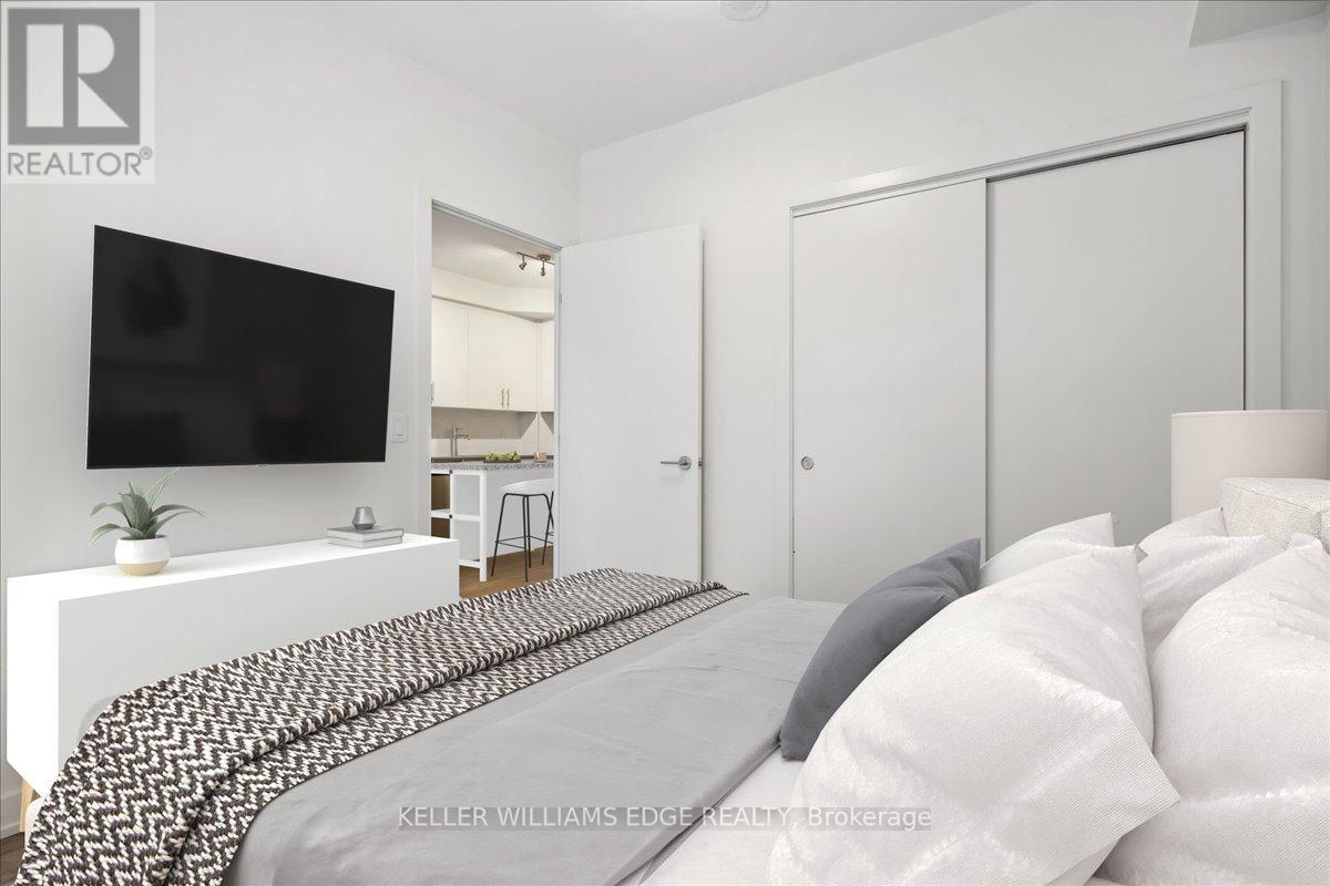 #612 -212 KING WILLIAM ST, #612