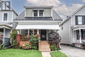 148 ROSSLYN AVE N