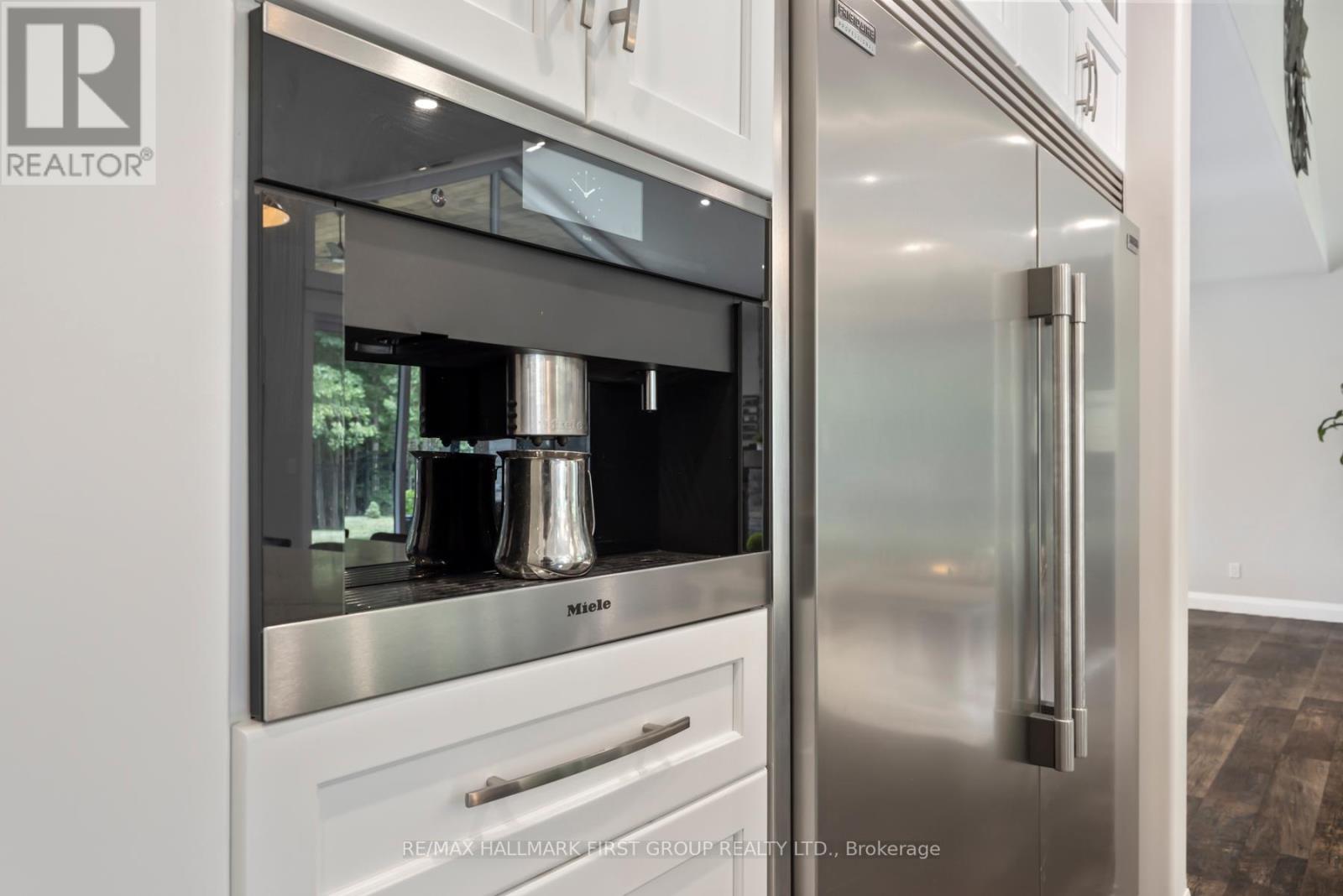 #13 -1080 APPLEWOOD LANE, #13