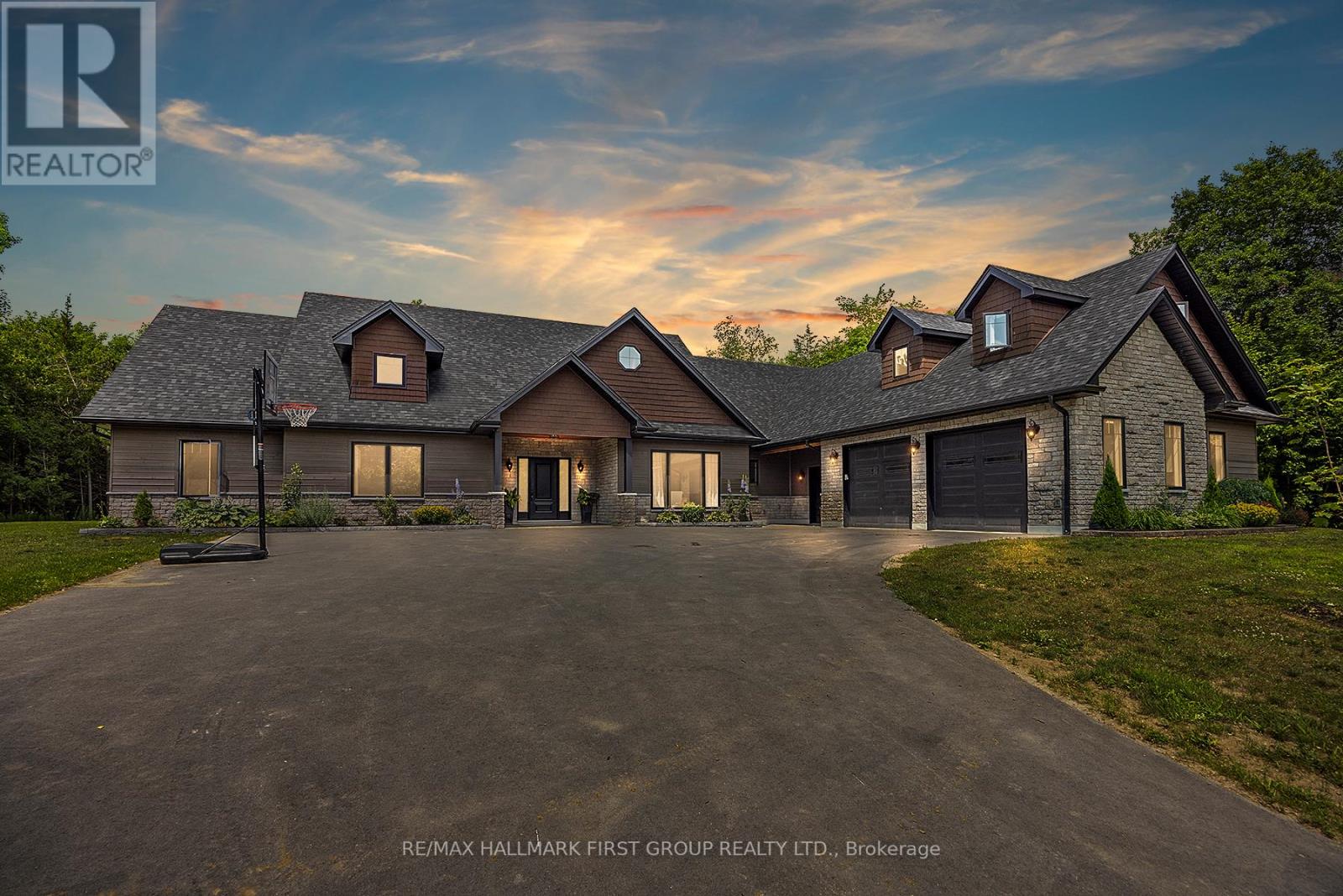 #13 -1080 APPLEWOOD LANE, #13
