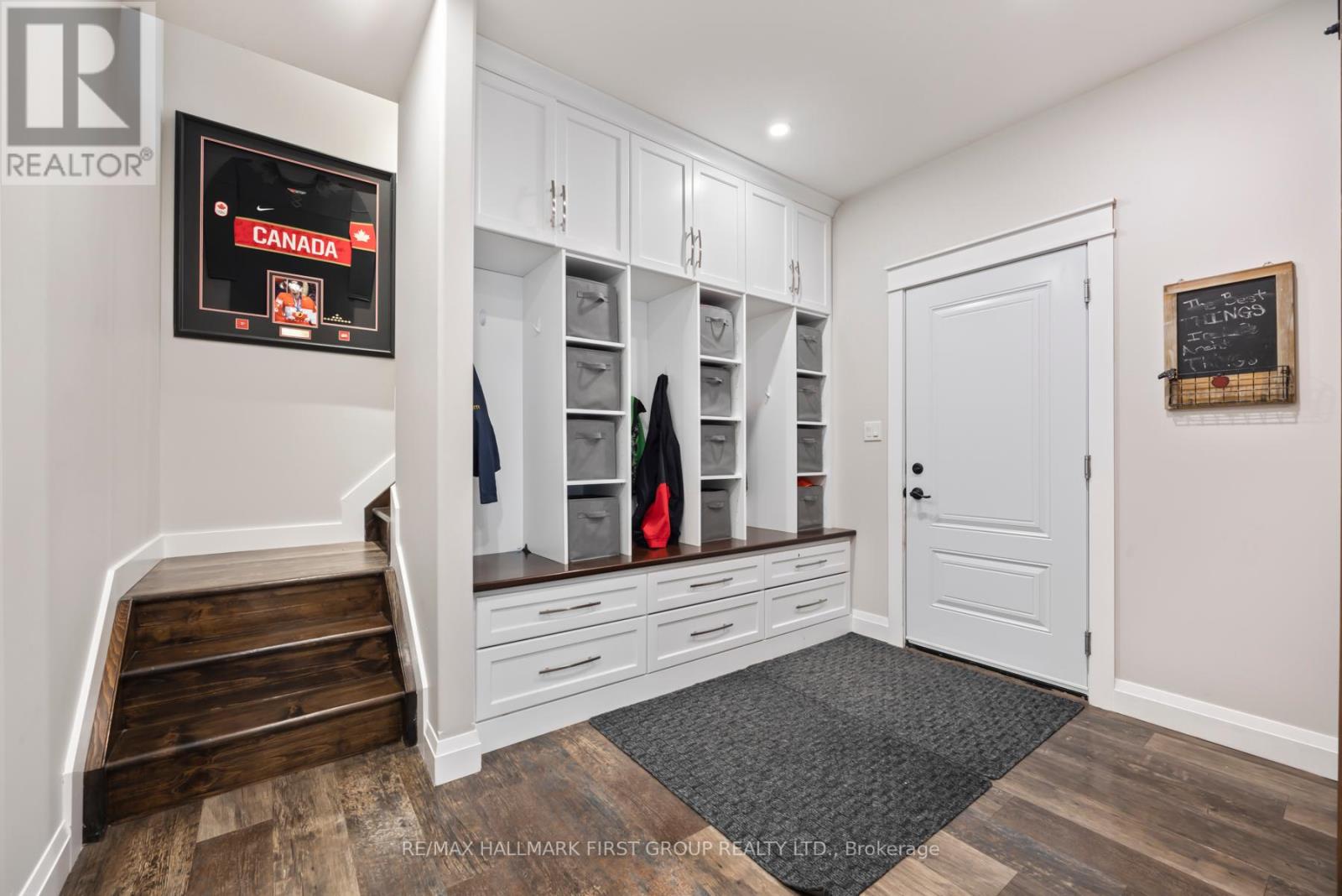 #13 -1080 APPLEWOOD LANE, #13