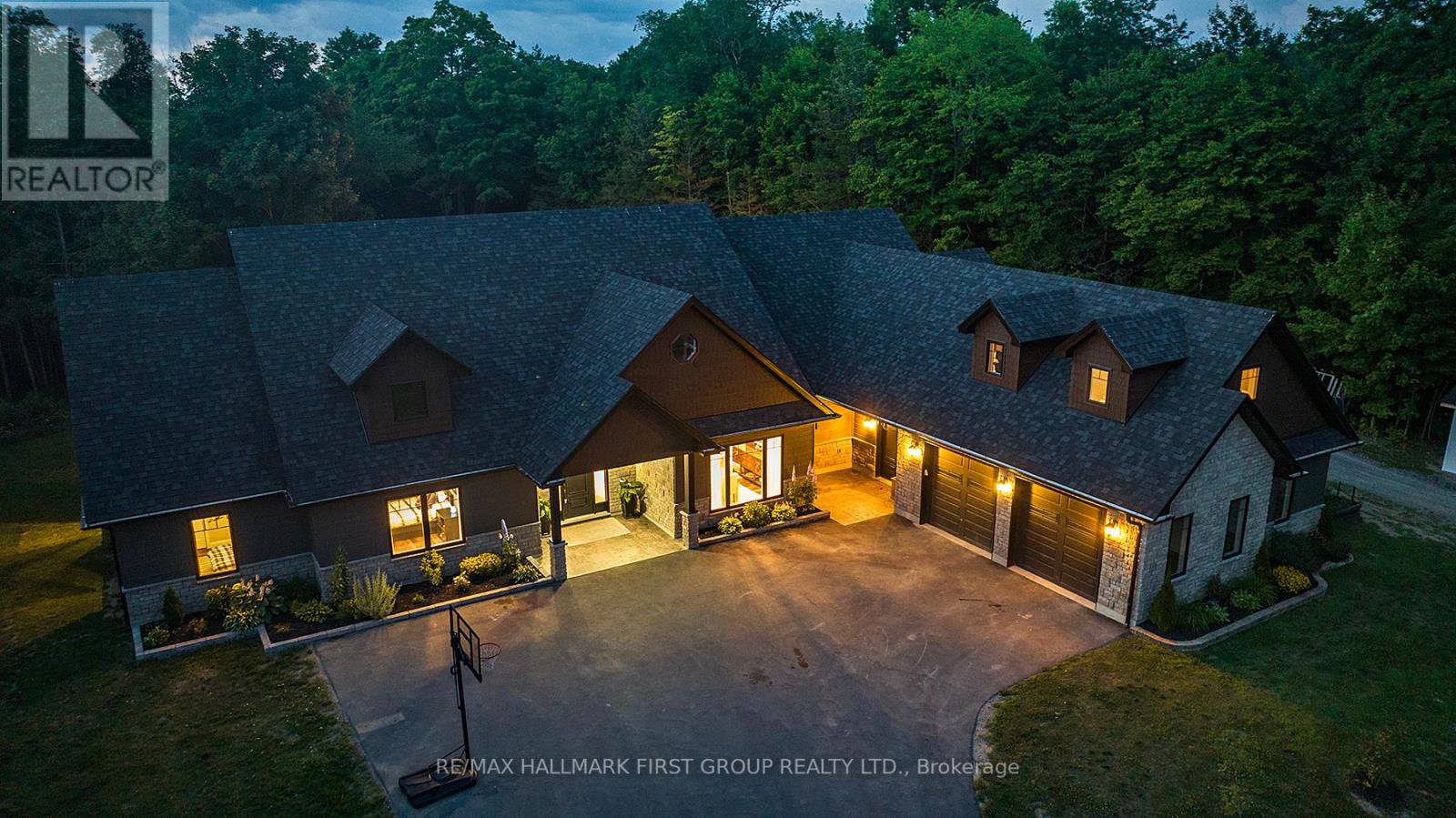 #13 -1080 APPLEWOOD LANE, #13