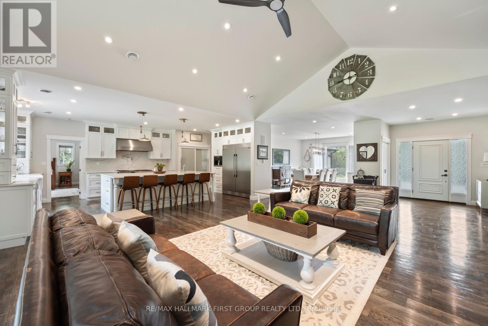 #13 -1080 APPLEWOOD LANE, #13