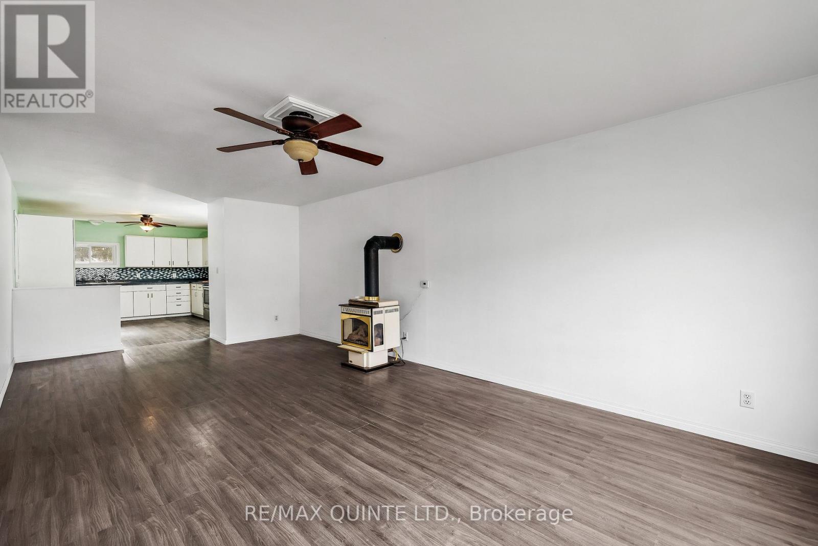 15 GLADSTONE ST W