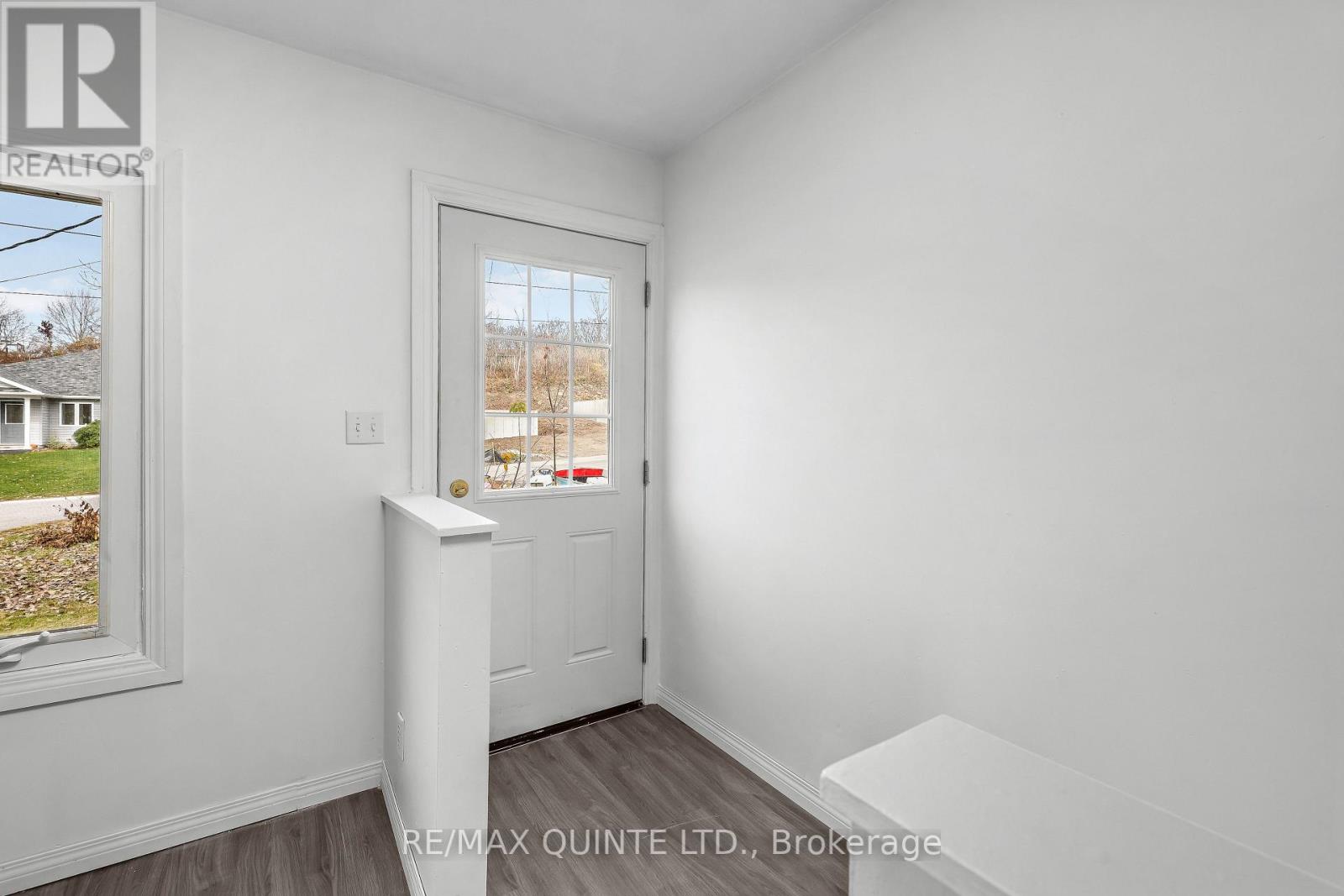 15 GLADSTONE ST W