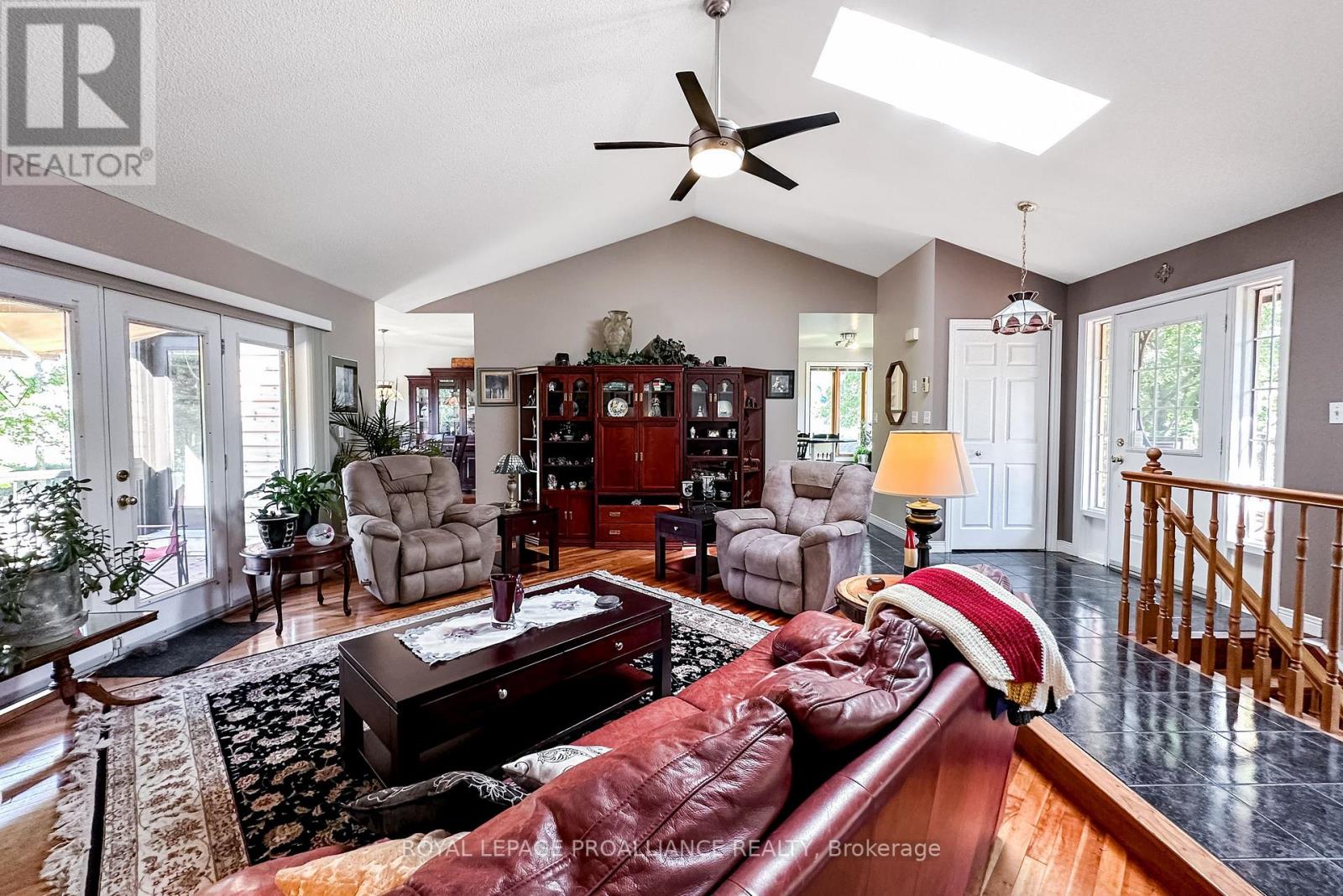 1827 RADAGE RD