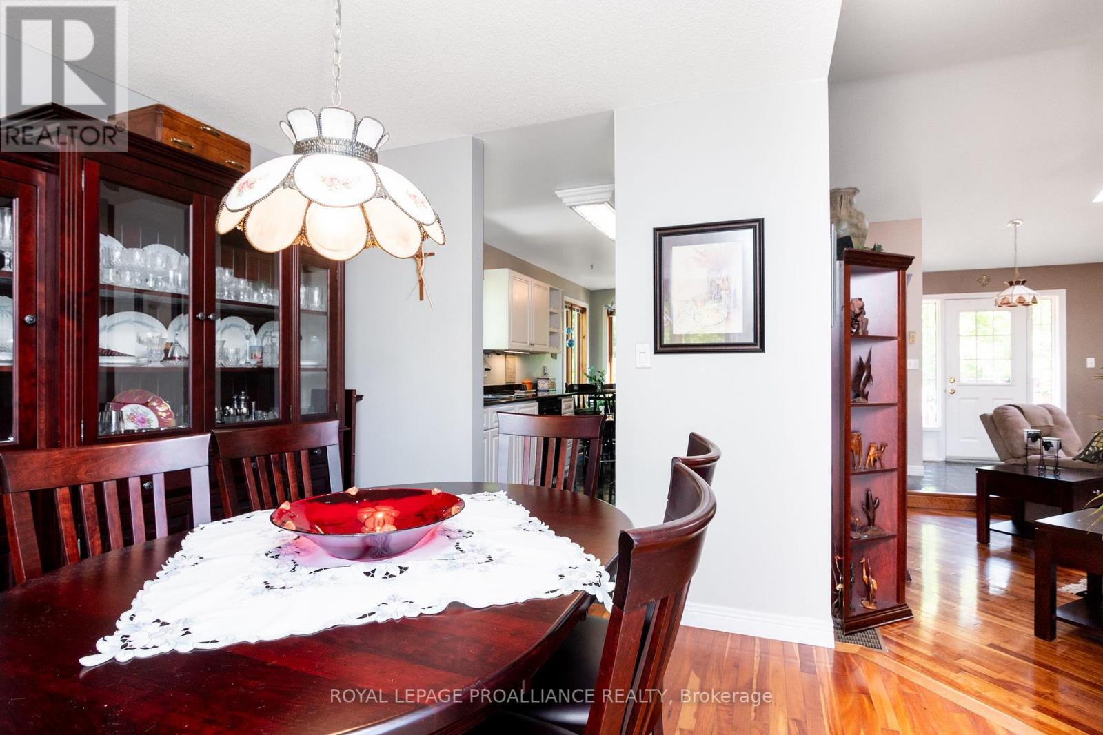 1827 RADAGE RD