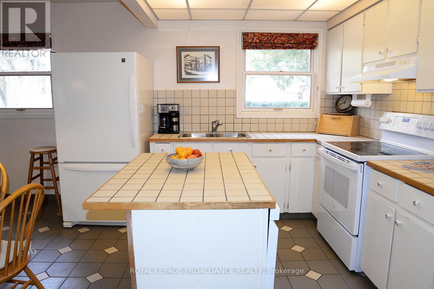 23 RIVERSIDE DR