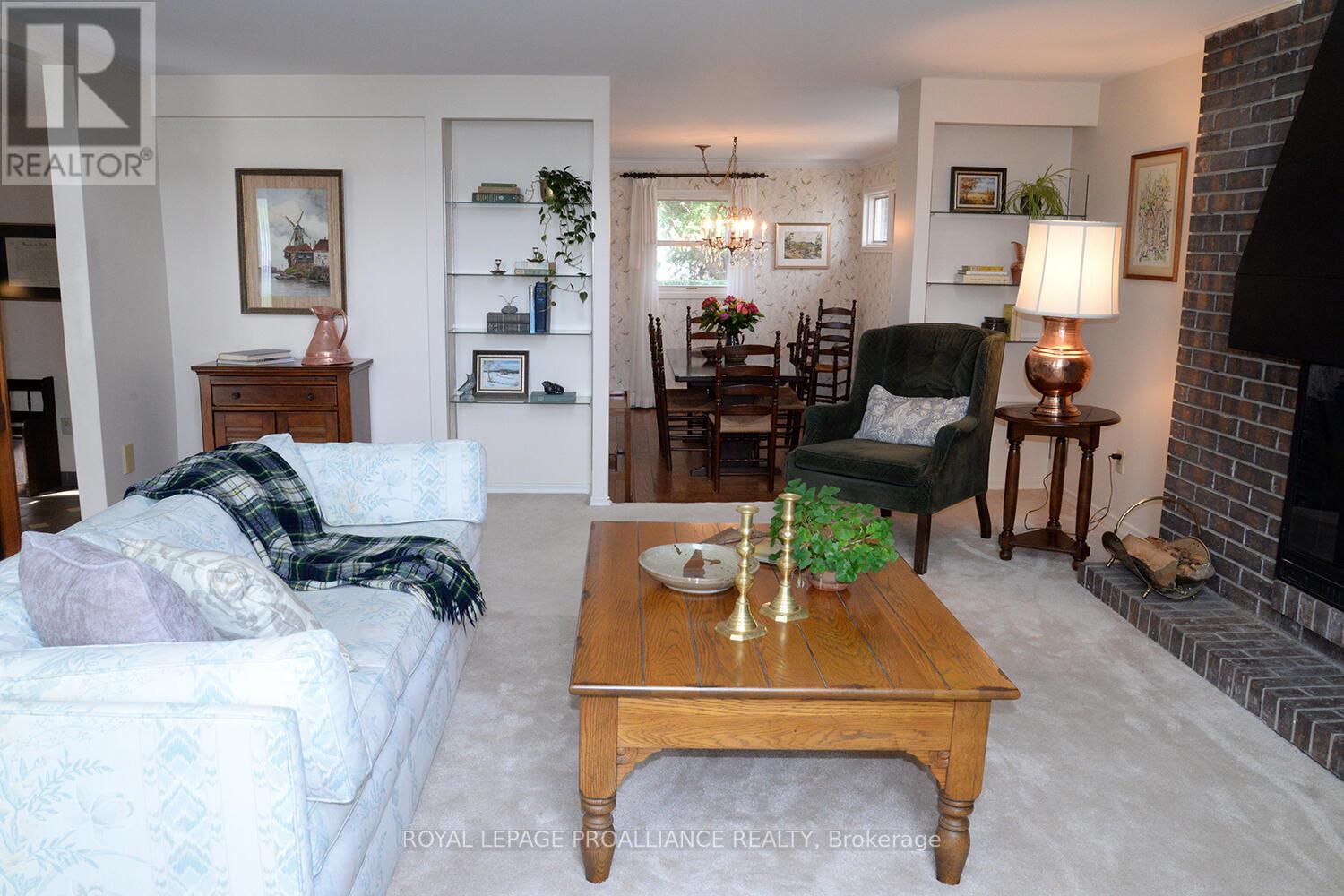23 RIVERSIDE DR