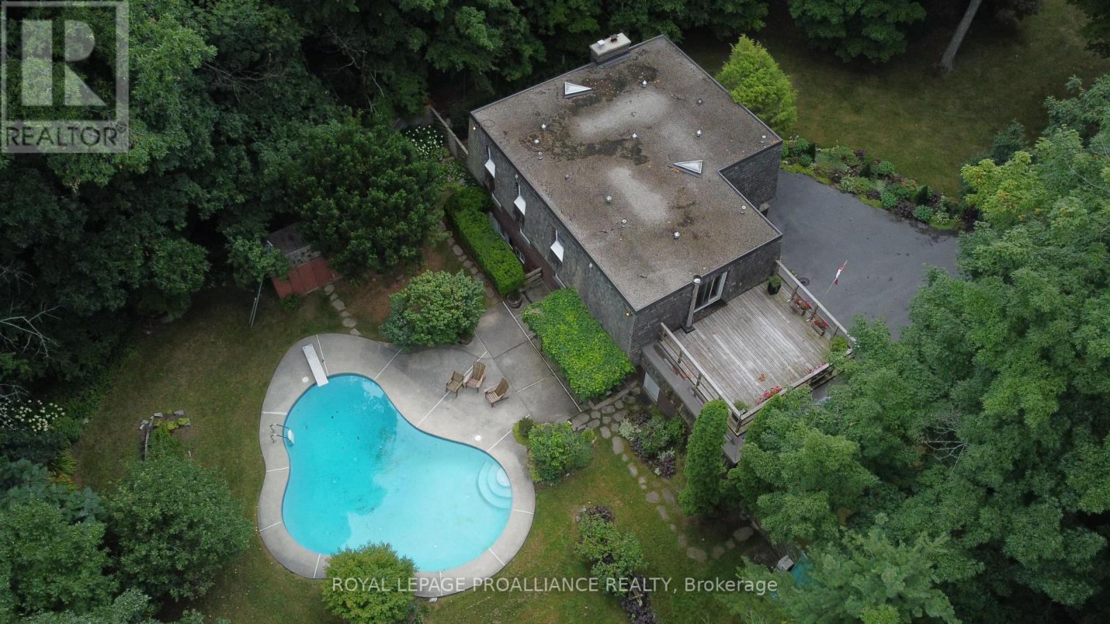 23 RIVERSIDE DR