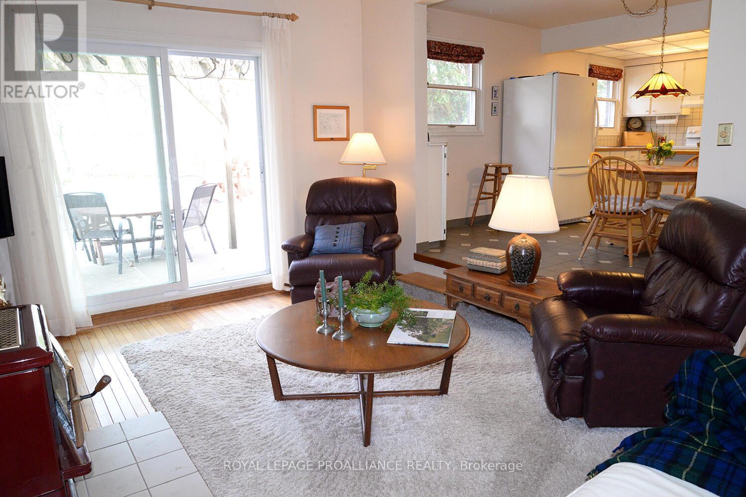 23 RIVERSIDE DR