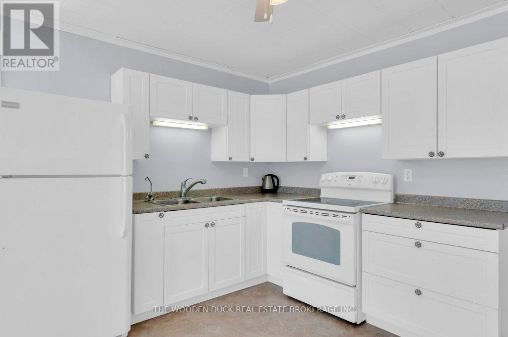 136 ST LAWRENCE ST