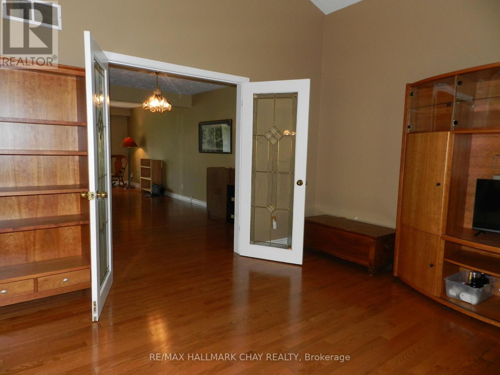 102 MCCARRON CRES
