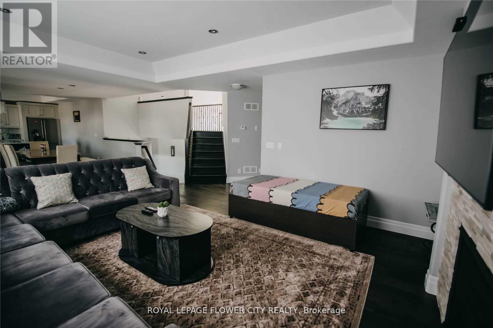 173 MAXWELL CRES