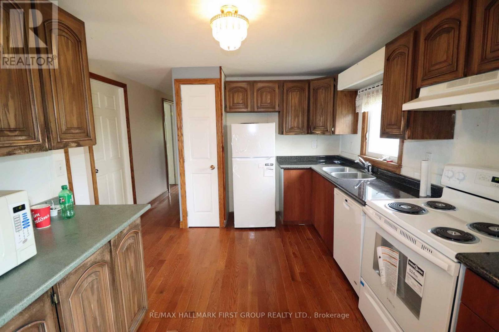 1304 HUNT CLUB RD