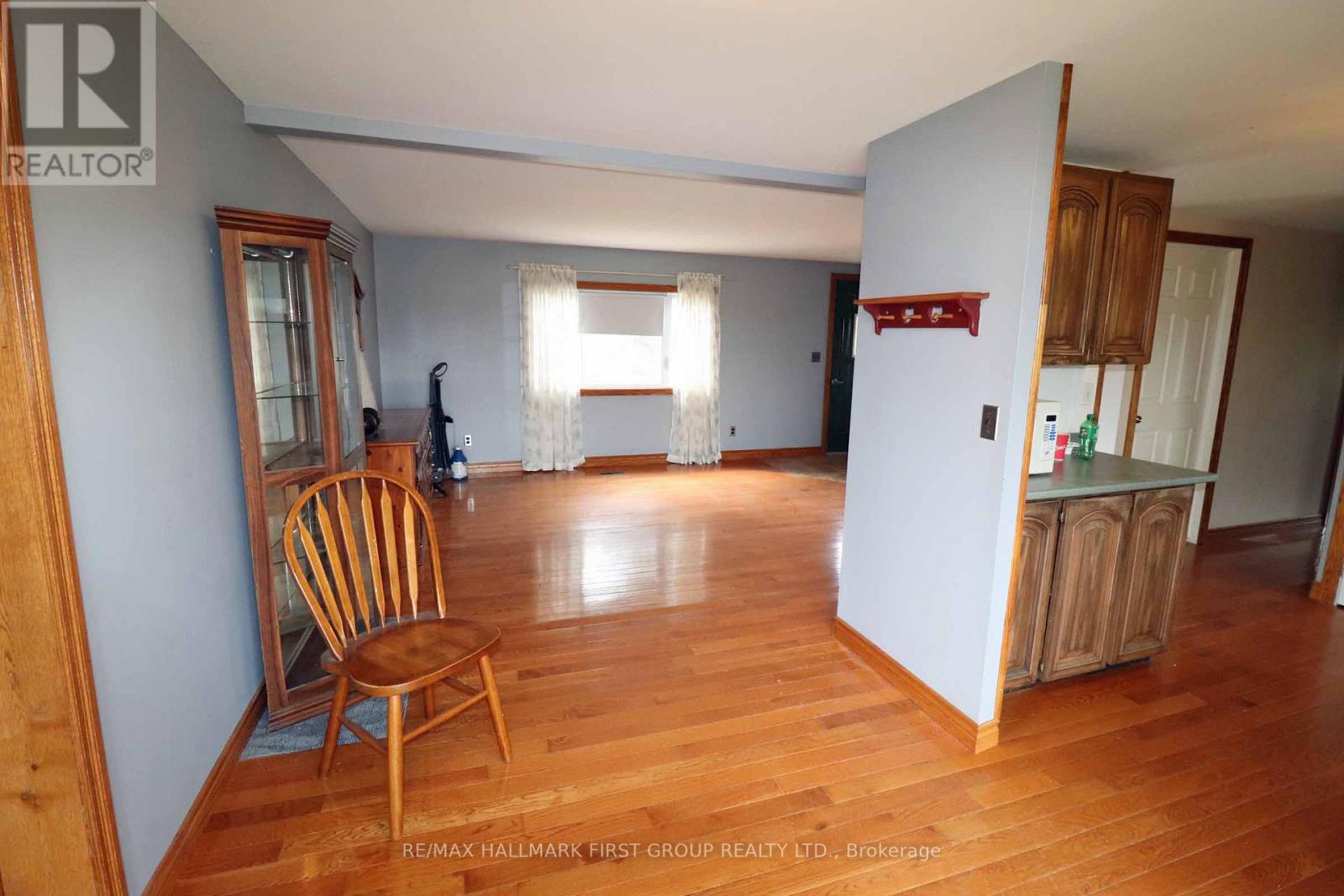 1304 HUNT CLUB RD