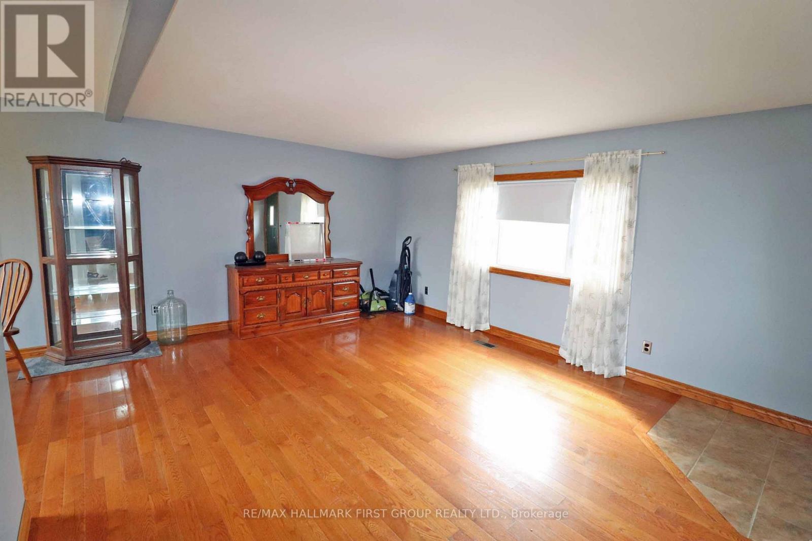1304 HUNT CLUB RD