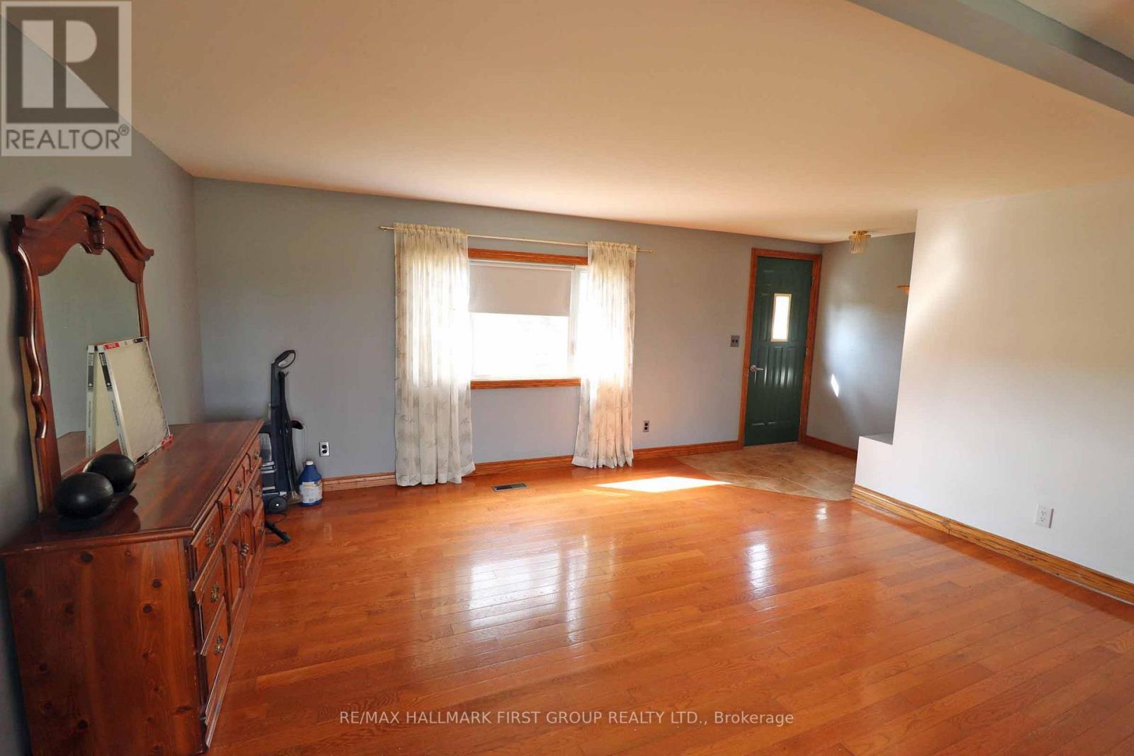 1304 HUNT CLUB RD