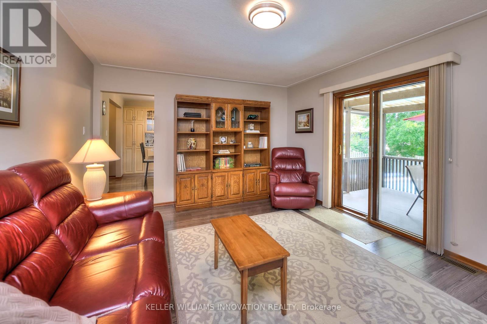 349 COLERIDGE PL