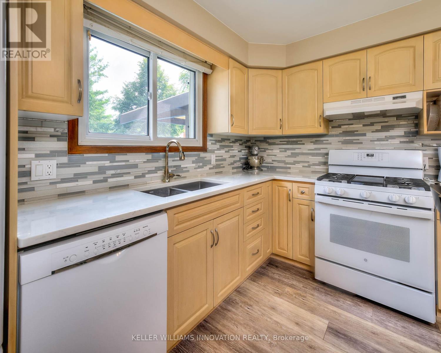 349 COLERIDGE PL