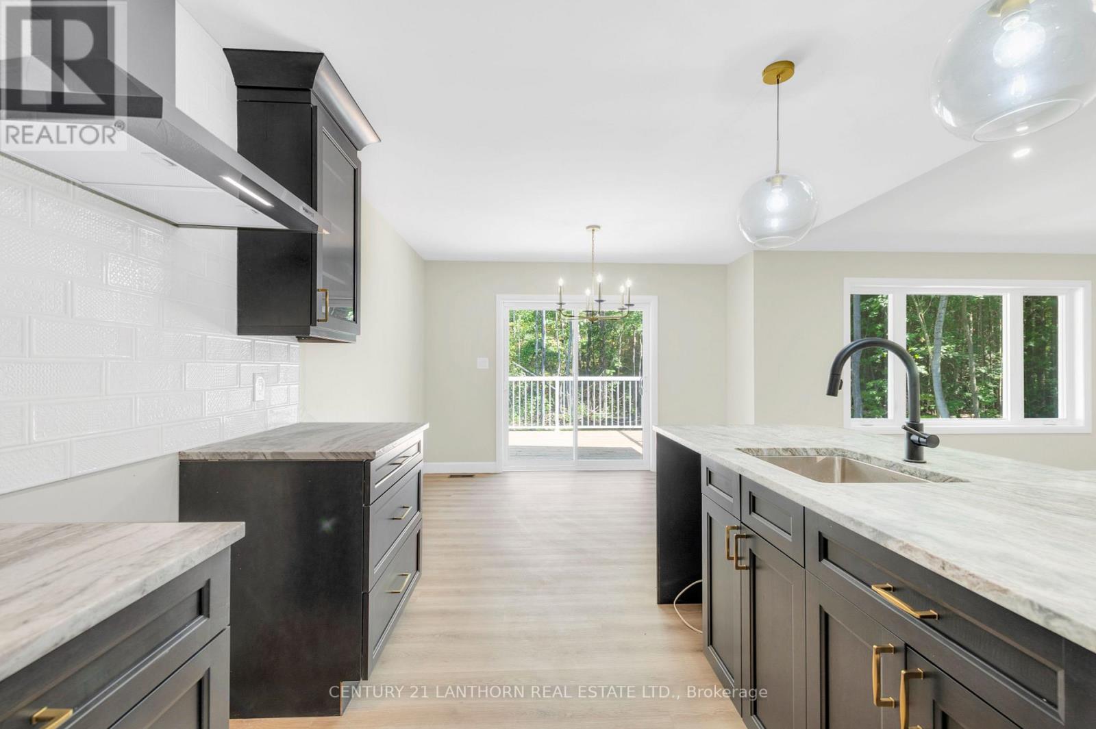 35 CROOKSTON RD