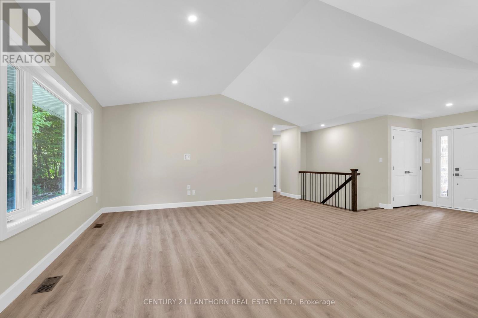 35 CROOKSTON RD