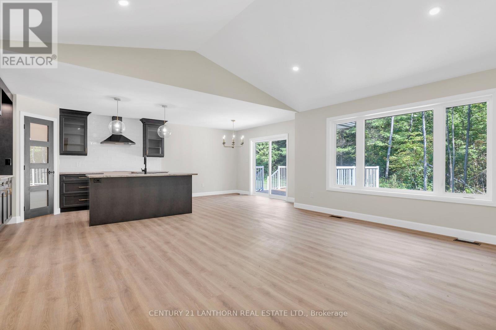 35 CROOKSTON RD