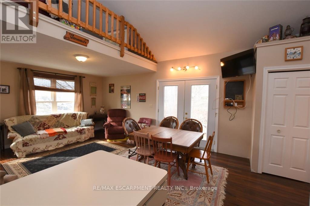 2020 MAPLE BLVD