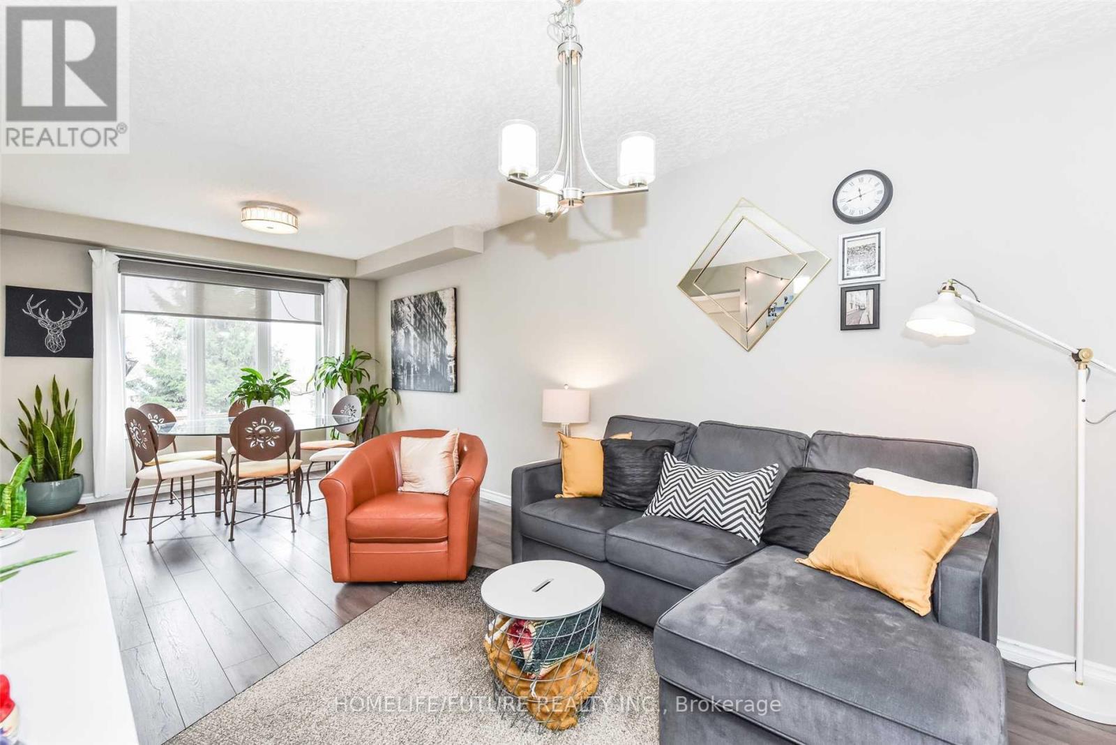 215 HOLBEACH CRES