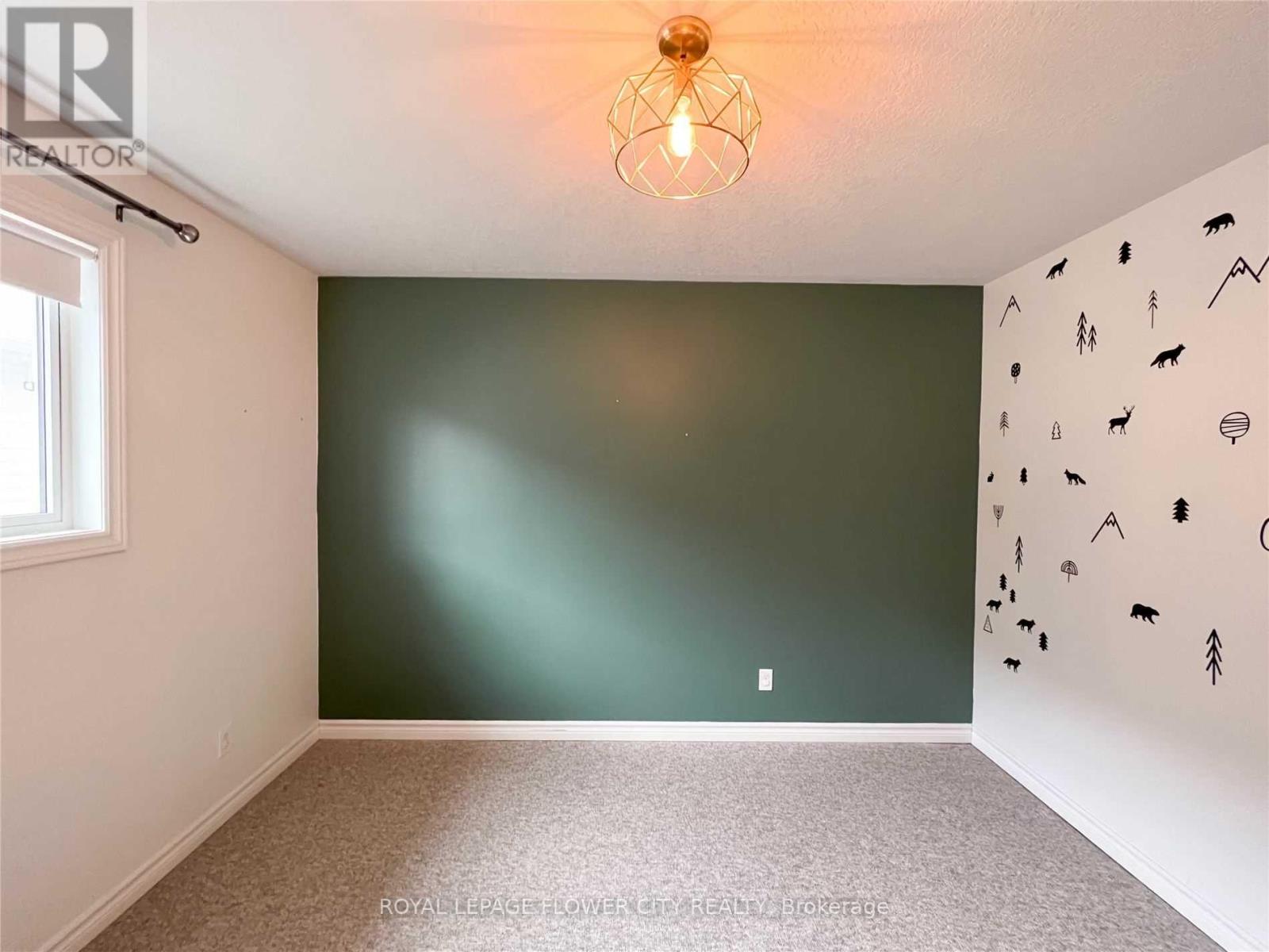31 FOX DEN DR