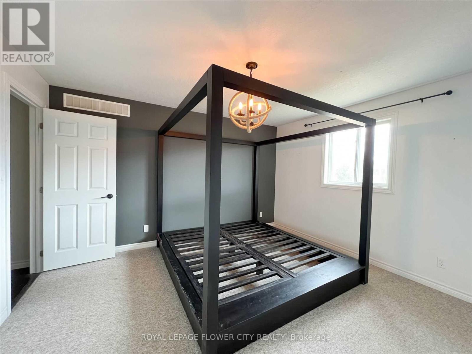 31 FOX DEN DR