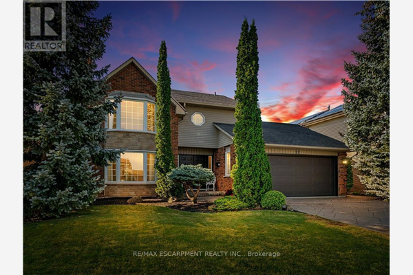 22 THRESHER DR, Hamilton