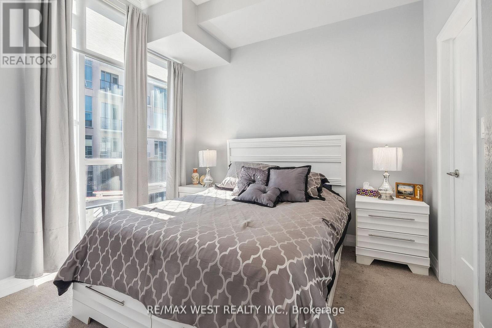#514 -10 CONCORD PL, #514