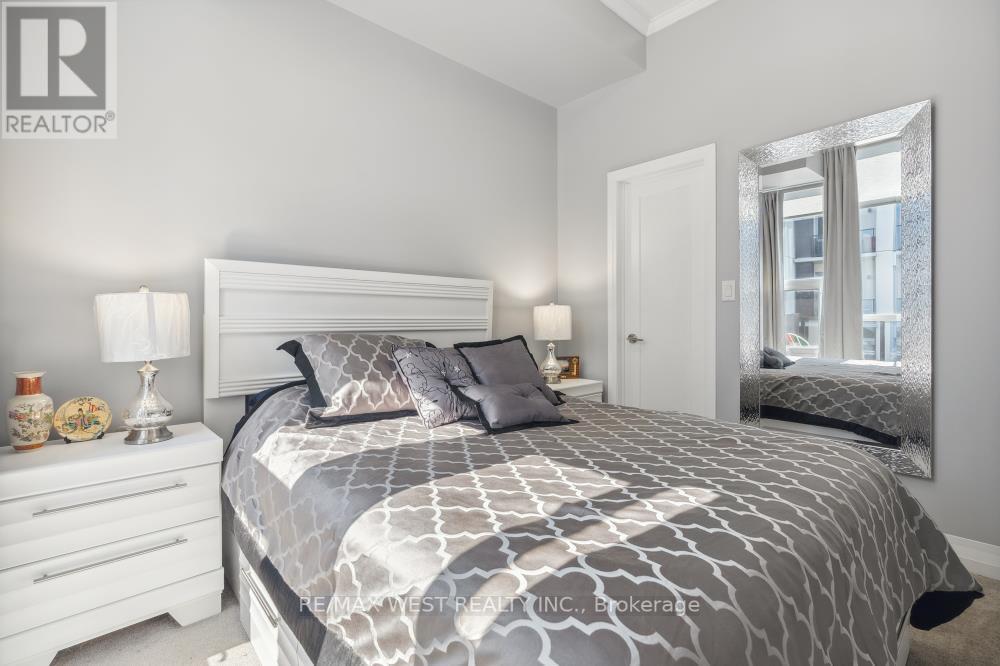 #514 -10 CONCORD PL, #514