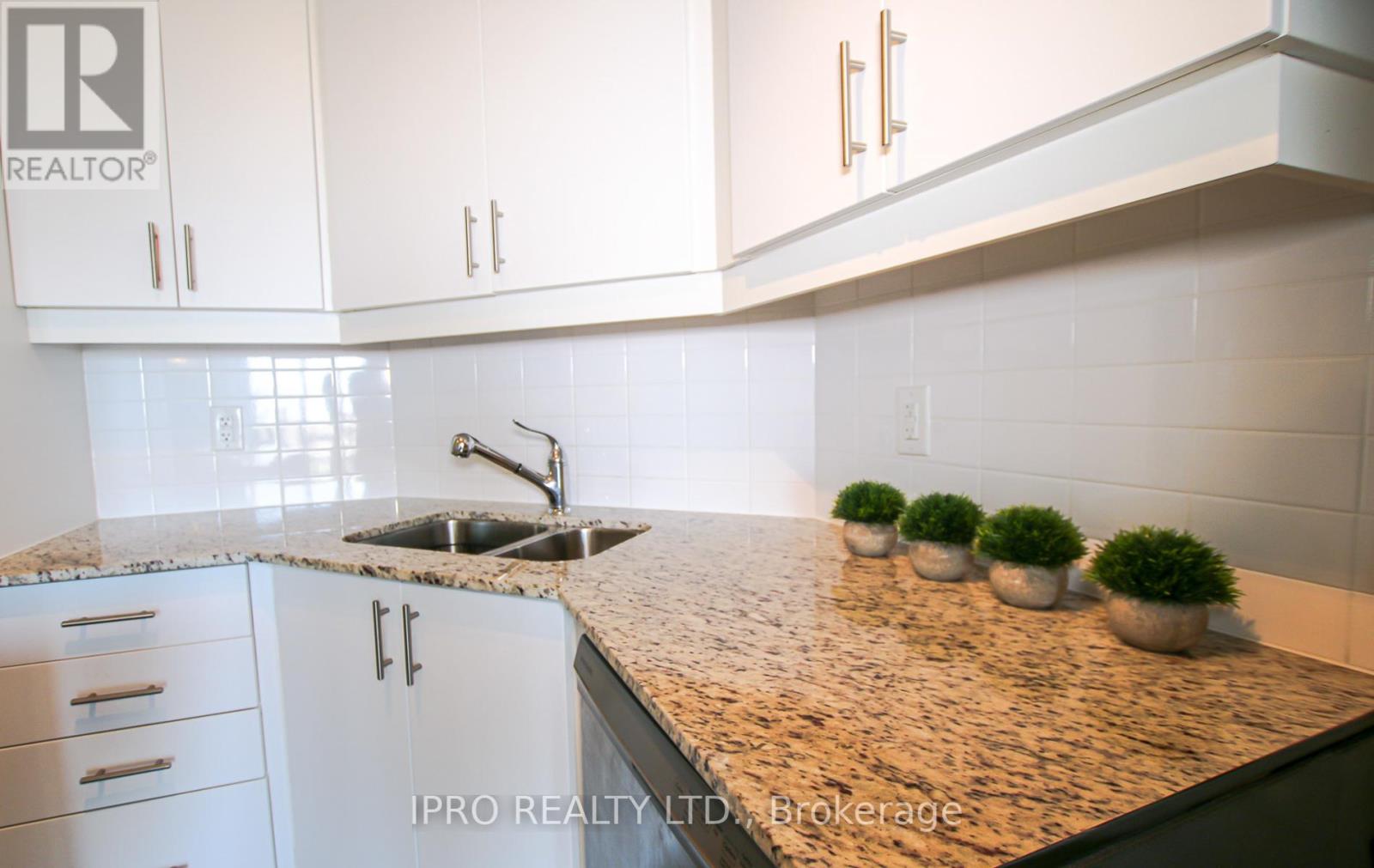 #309 -560 NORTH SERVICE RD, #309