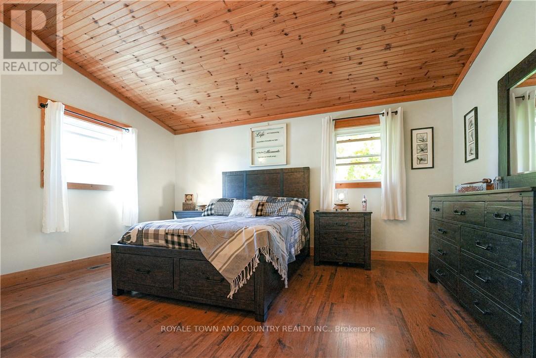 9 LAKEVIEW COTTAGE RD