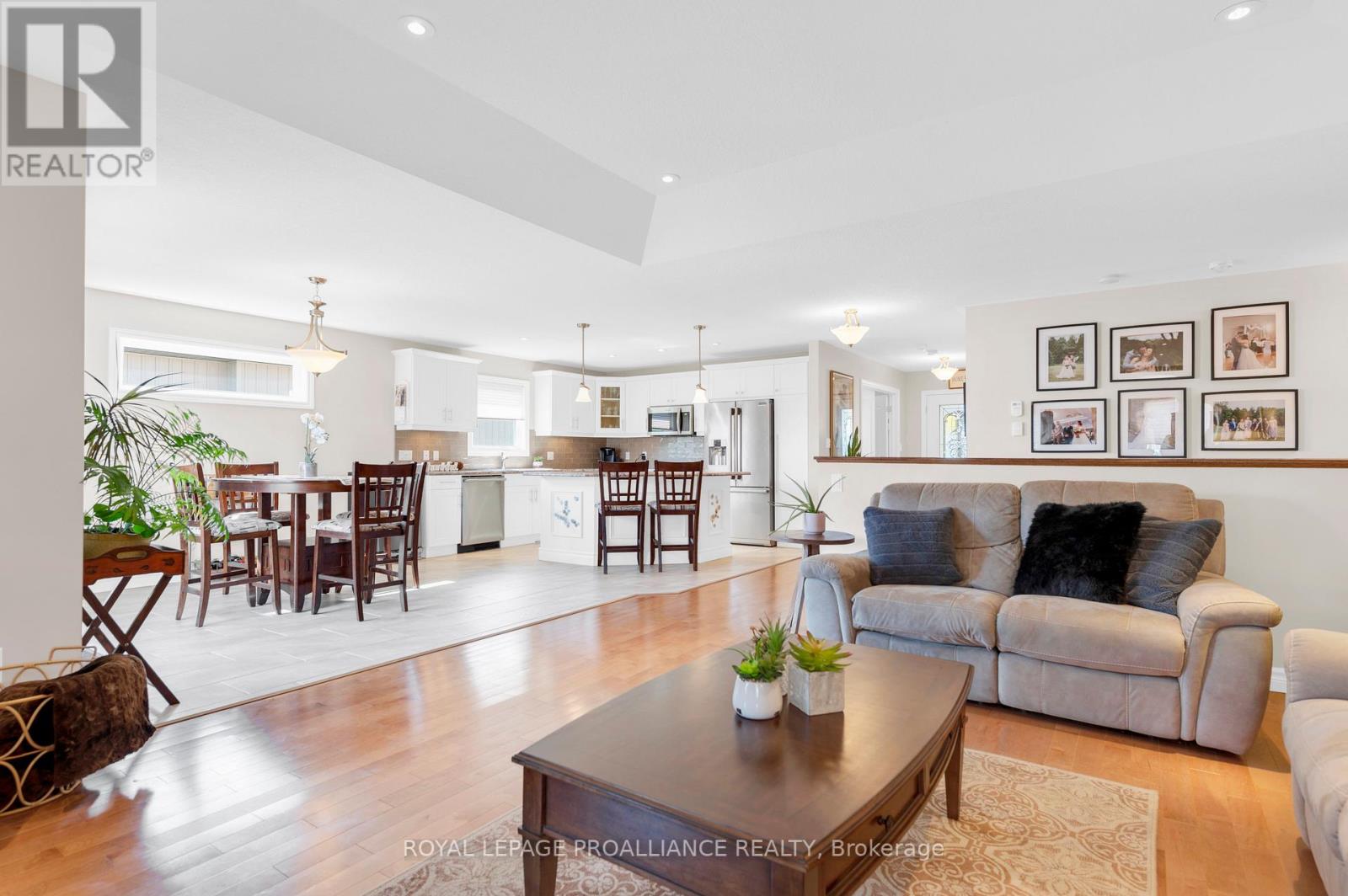 16 CONGER DR