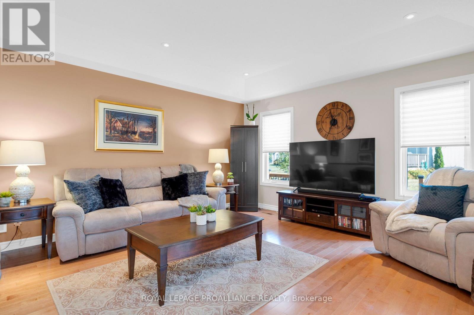 16 CONGER DR