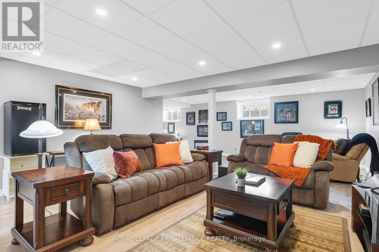 16 CONGER DR