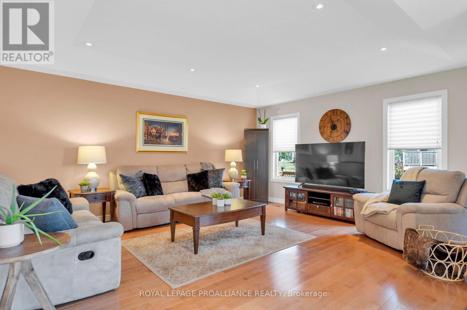 16 CONGER DR
